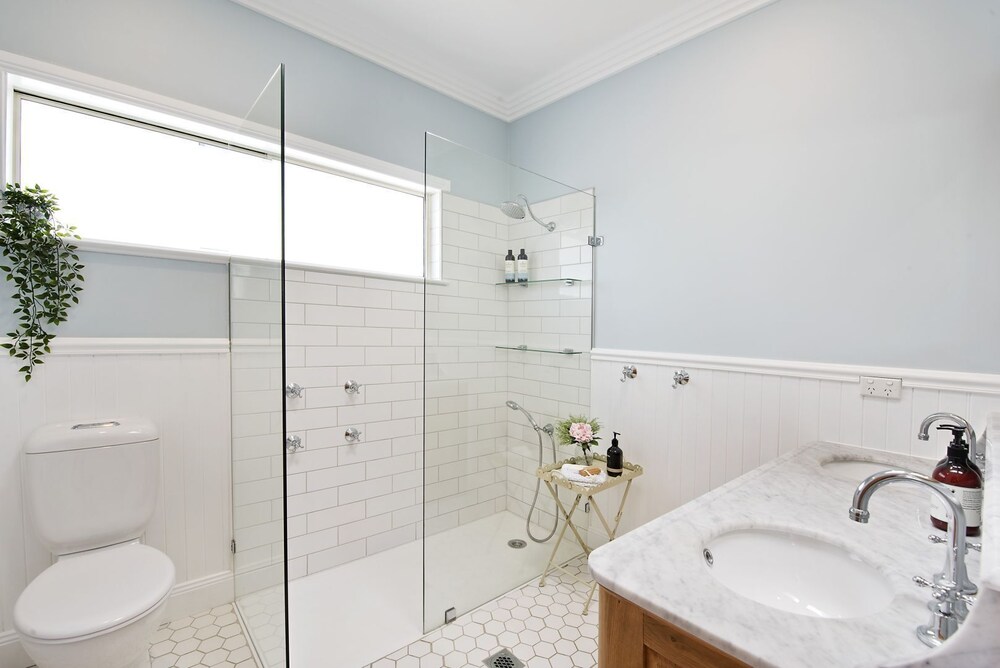 Hamptons Beach House in Curl Curl