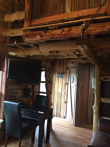 Hand Crafted Arkansas Red Ceder Treehouse In Saint Joe Cheap