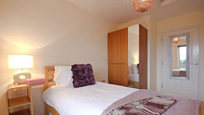 Iron/ironing board, linens