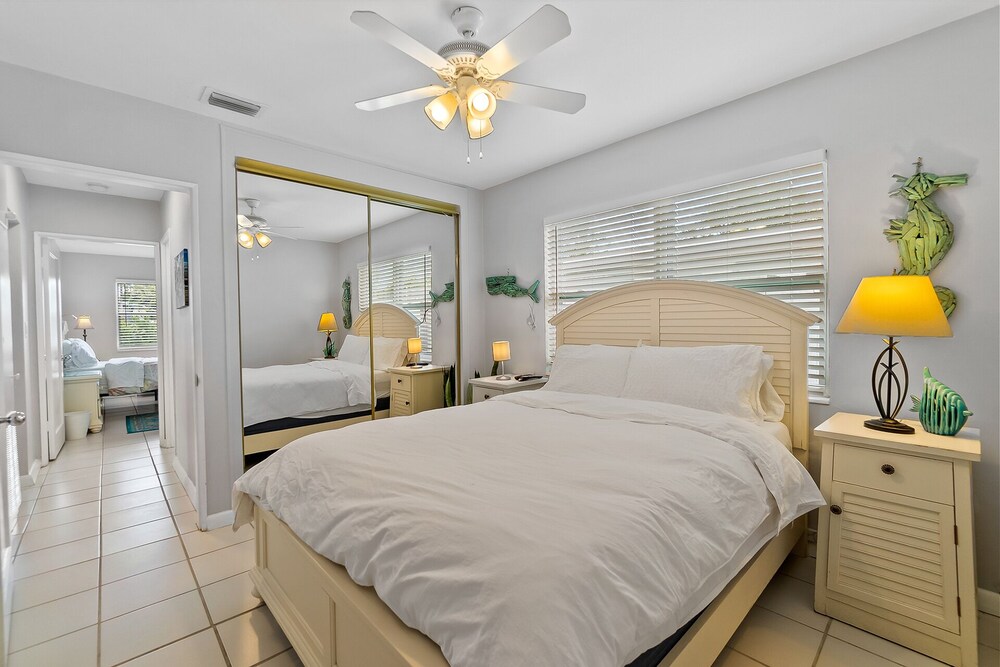 IMMACULATELY KEPT 2/1 IN MIDCENTURY VILLA IN FT LAUDERDALE/WILTON