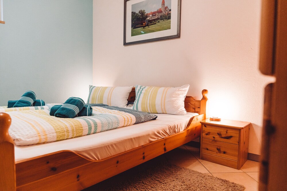 Moderne Ferienwohnung (80qm) mit gemütlicher Sitzecke im Garten