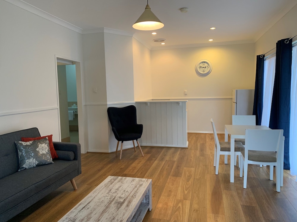 Dunsborough Town Units