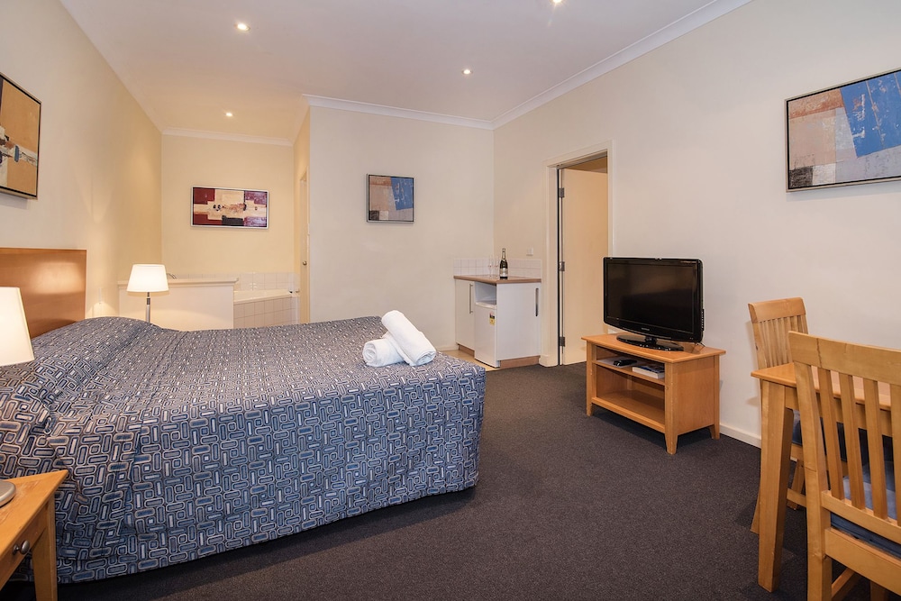 Dunsborough Town Units