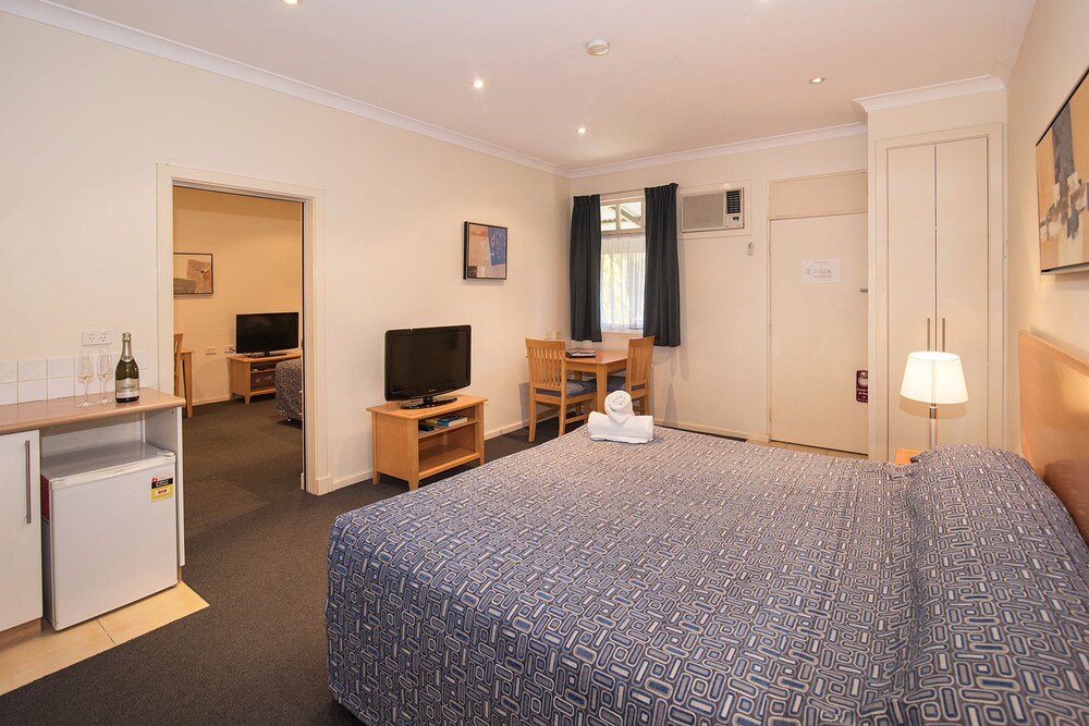 Dunsborough Town Units