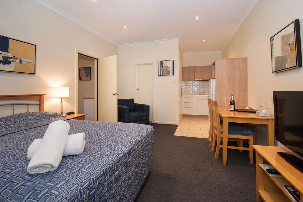 Dunsborough Town Units