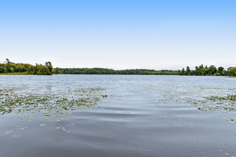 DogFriendly Lakefront Cottage w/ Dock, Kayaks, Canoe, and Snowshoes in