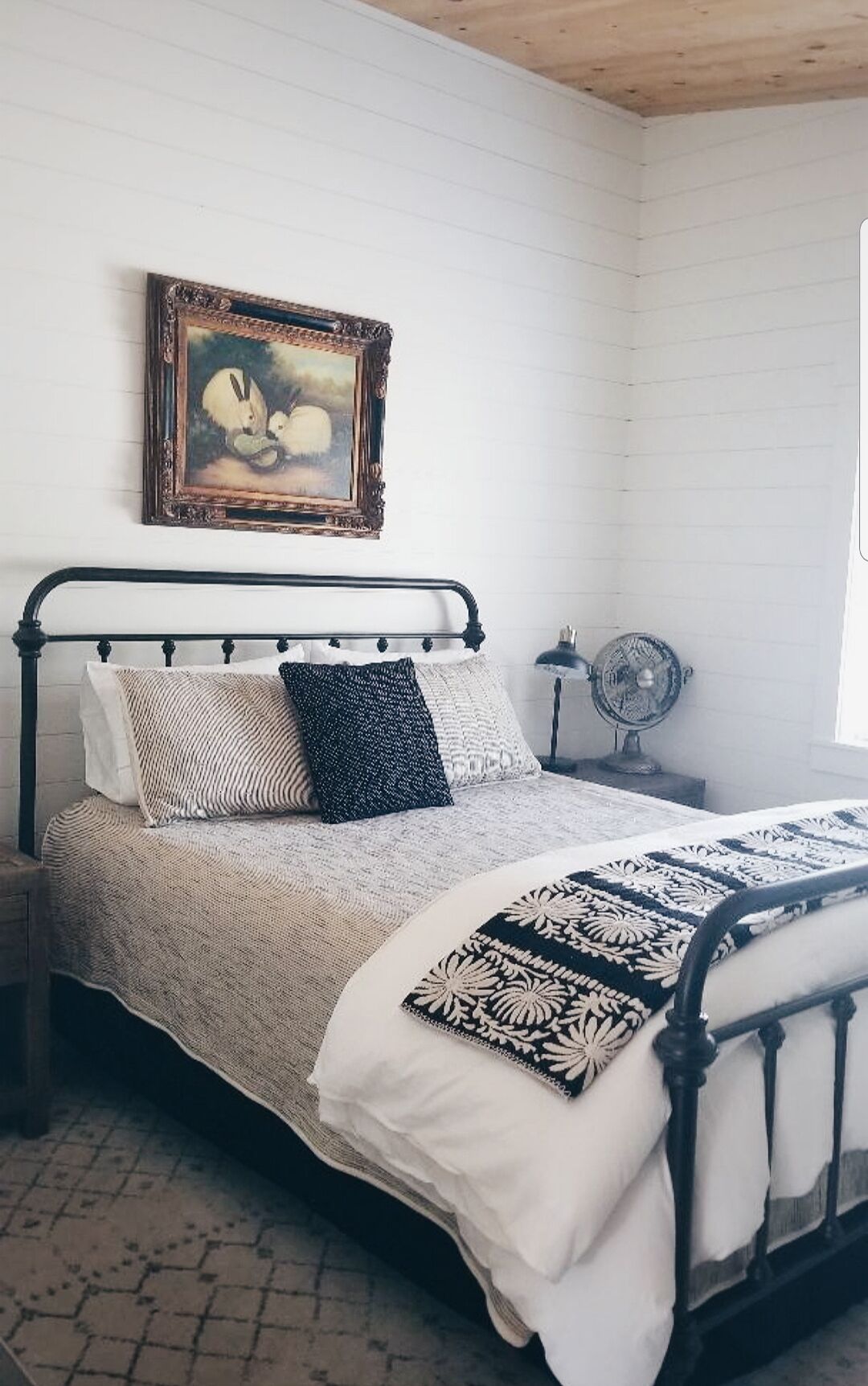 Wild Oaks Manor Guesthouse in Vancouver, United States