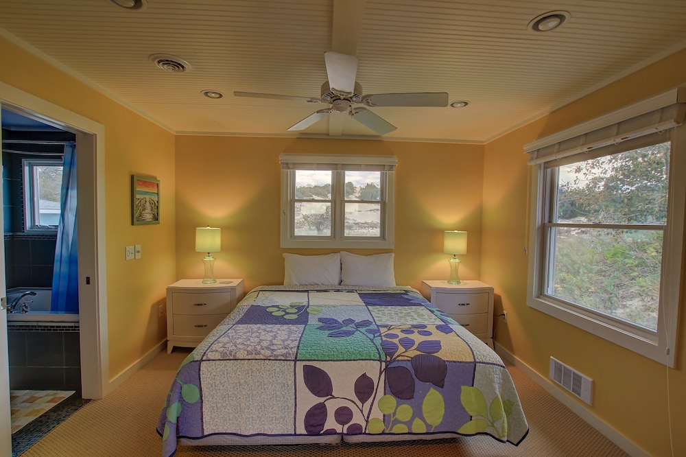 Cathead Bay Sandcastle, Northport, Lake Michigan(Direct Beach Access