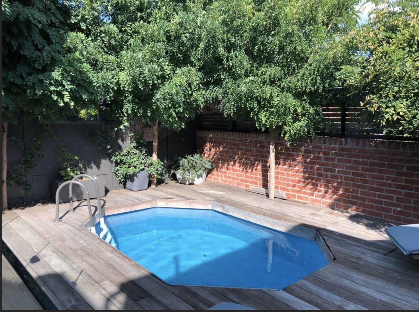 QUILTY HOUSE - 'Just a little bit special'