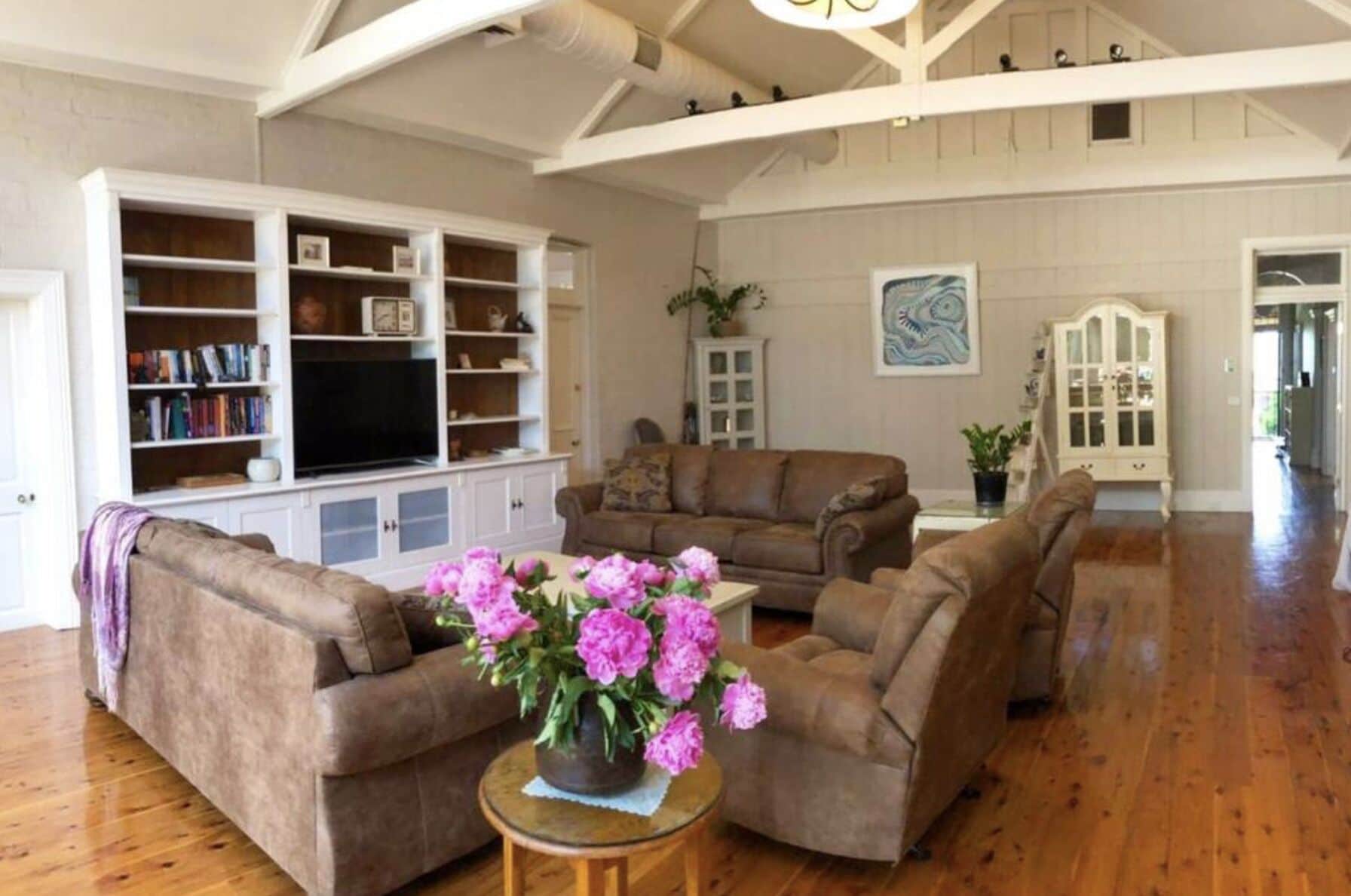 QUILTY HOUSE - 'Just a little bit special'