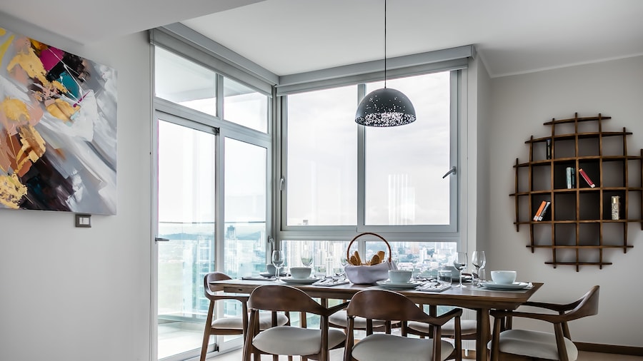 Dazzling Apartment Ocean View
