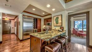 Oven, coffee/tea maker
