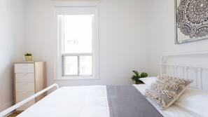 3 chambres, fer et planche à repasser, draps fournis