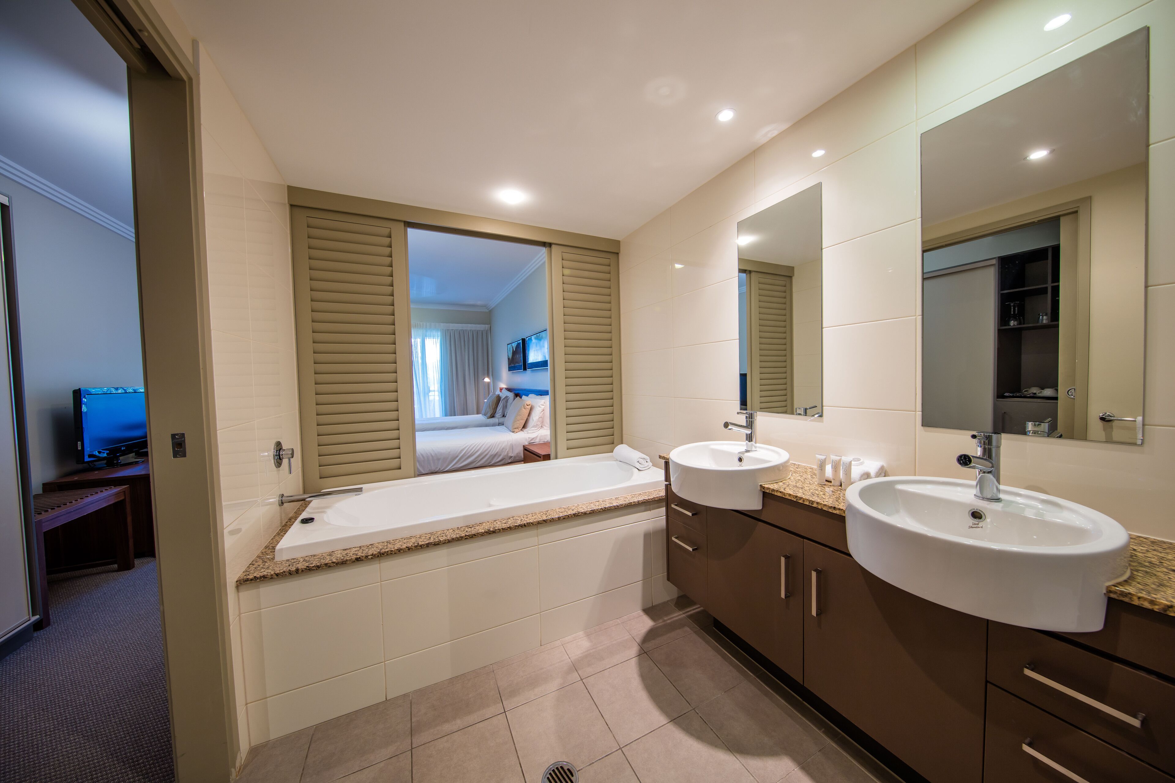 2 Bedroom, 2 Bathroom, fully self contained Family Apartment