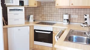 Kühlschrank, Mikrowelle, Ofen, Herd