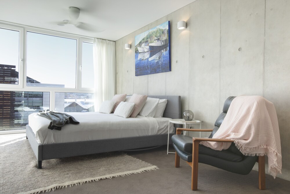 Urban Rest - The Fern Apartments