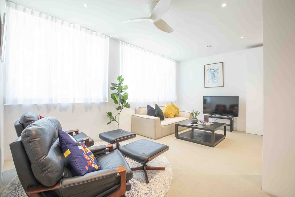 Urban Rest - The Fern Apartments
