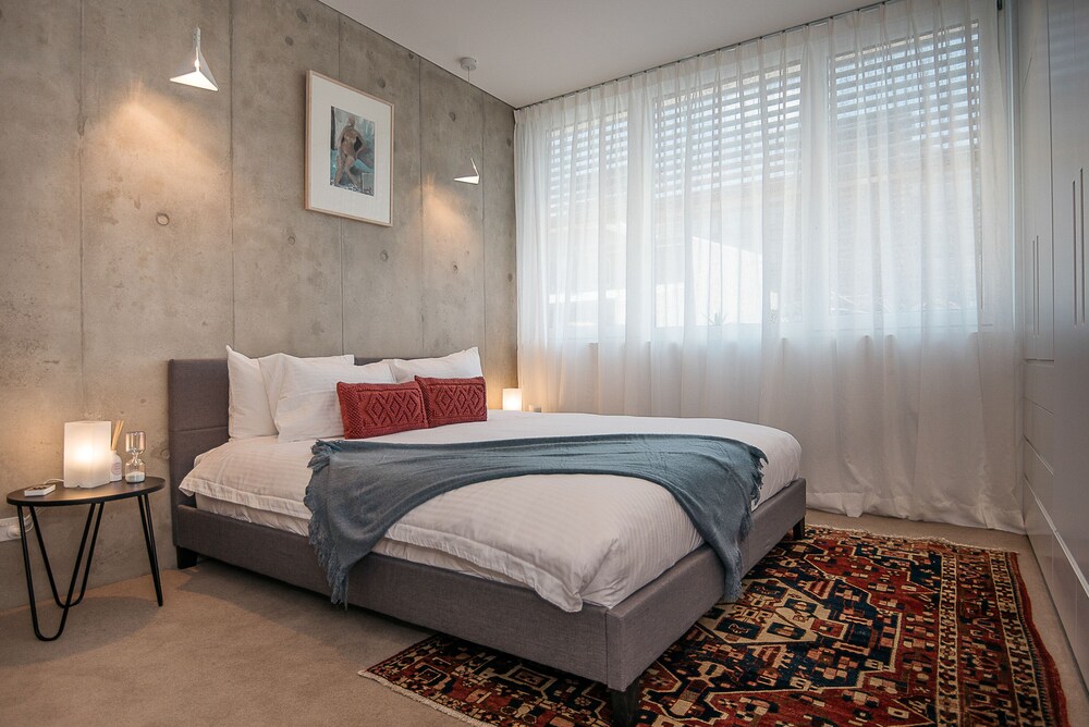 Urban Rest - The Fern Apartments