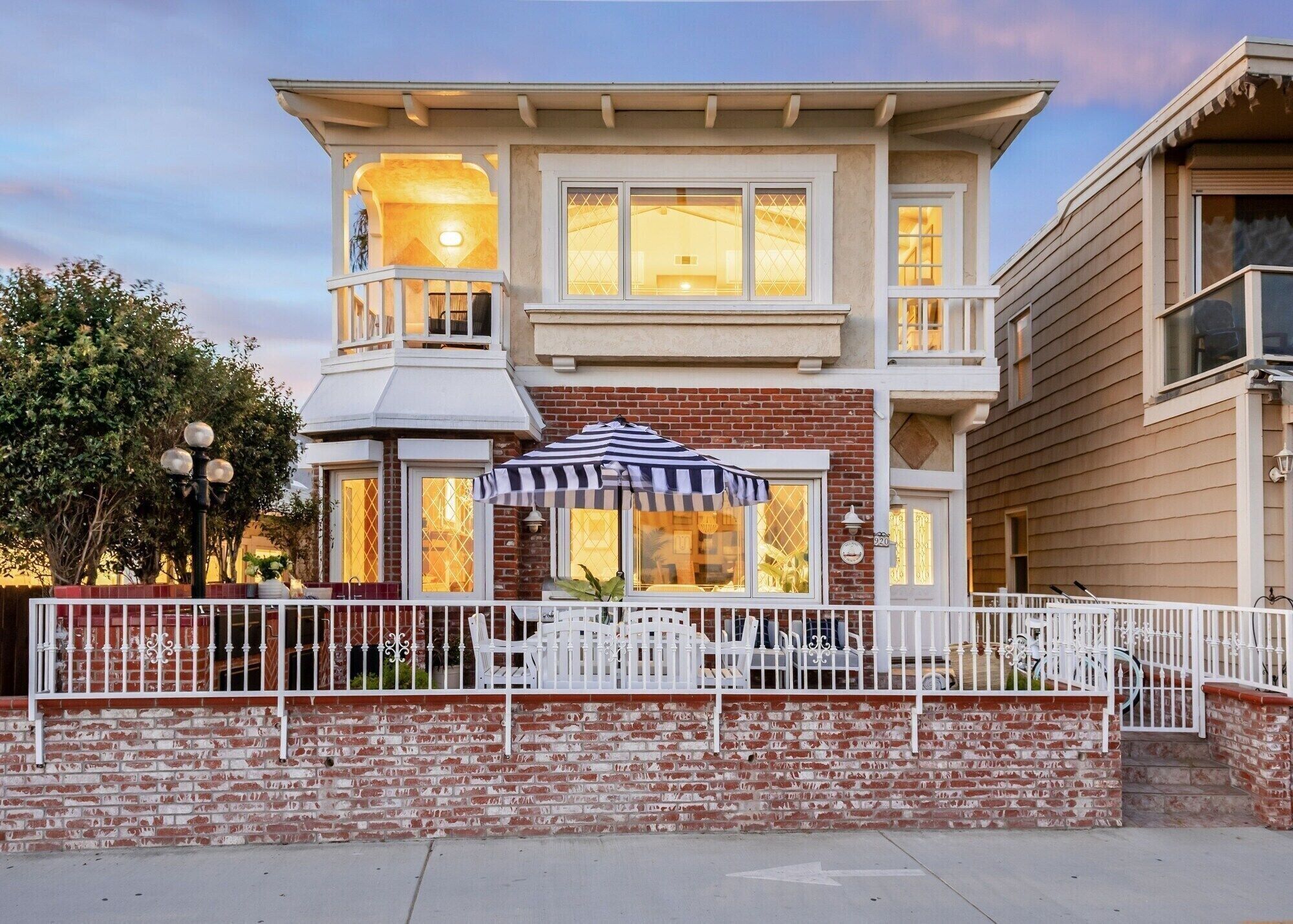 Oceanfront - 5 Br Home in Newport Beach, United States