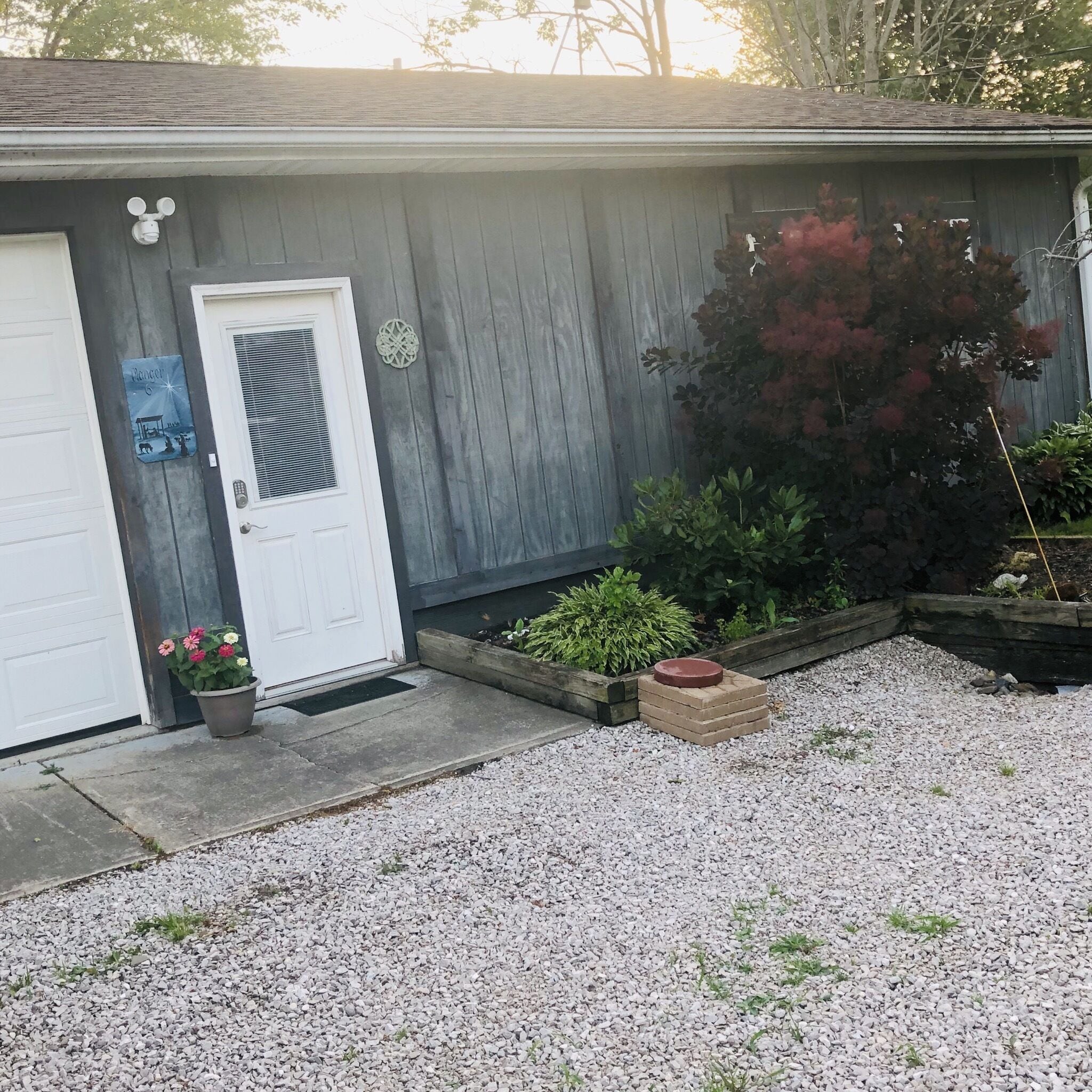 Manger 6- We'll leave the star on for you! in Austinburg, United States