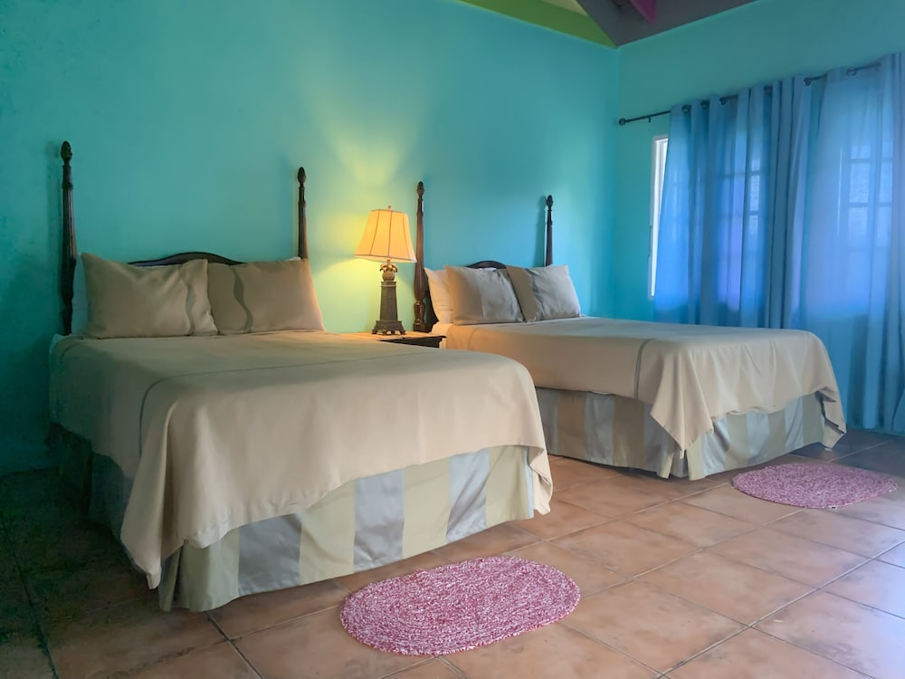 Russell Villas Garden House, i Authentic Island vibe