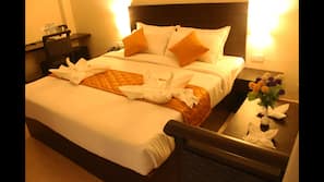 In-room safe, laptop workspace, blackout curtains, iron/ironing board