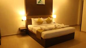 In-room safe, laptop workspace, blackout curtains, iron/ironing board