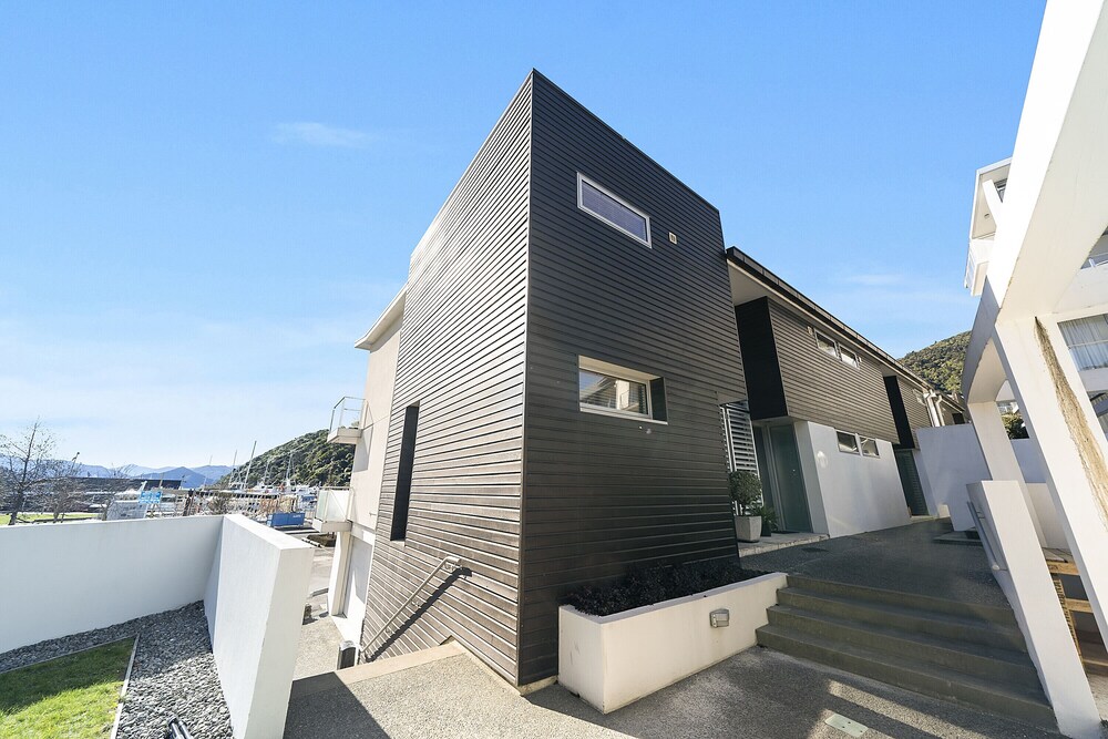 Number 4 on The Moorings Picton Holiday Apartment Deals & Reviews