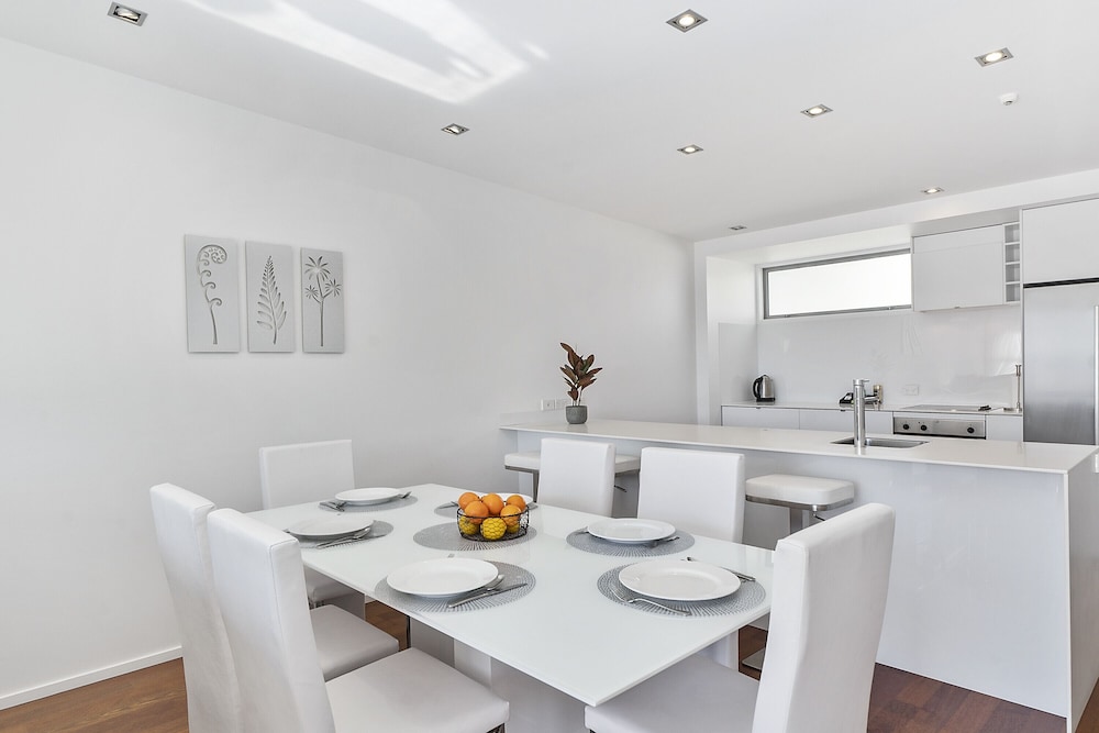 Number 4 on The Moorings Picton Holiday Apartment Deals & Reviews