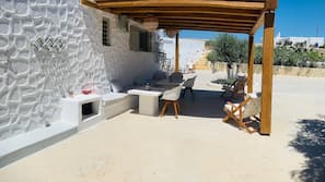 Desk, laptop workspace, free cribs/infant beds, free WiFi
