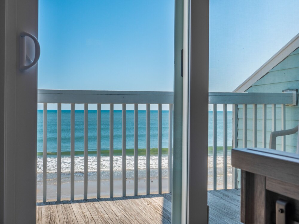 Ocean Dunes 2002: 2 BR / 2 BA condo in Kure Beach, Sleeps 7