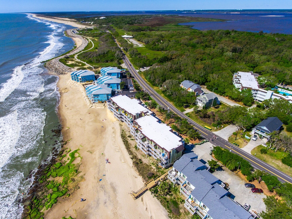 Ocean Dunes 2002: 2 BR / 2 BA condo in Kure Beach, Sleeps 7