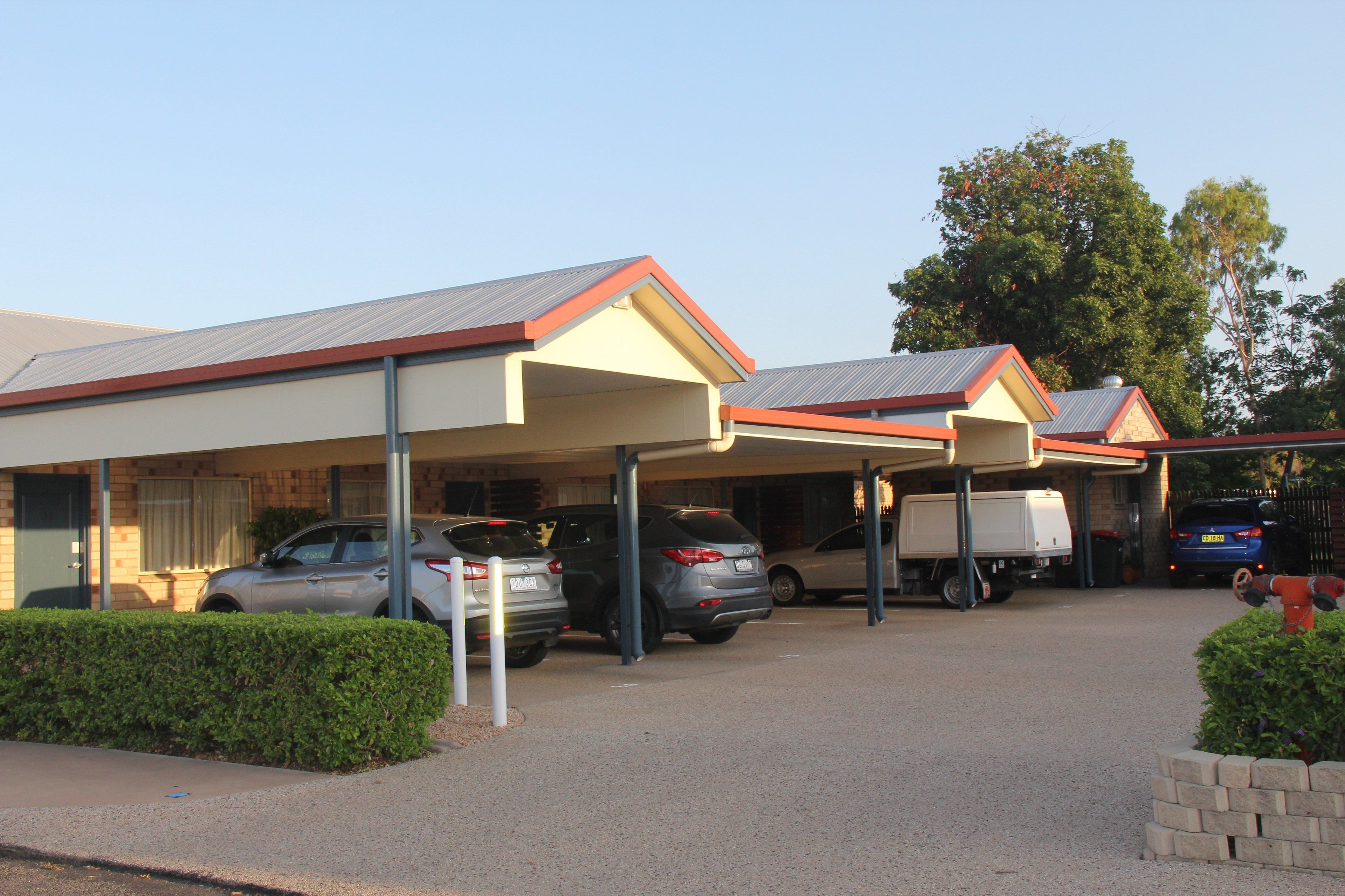 Midlander Motor Inn