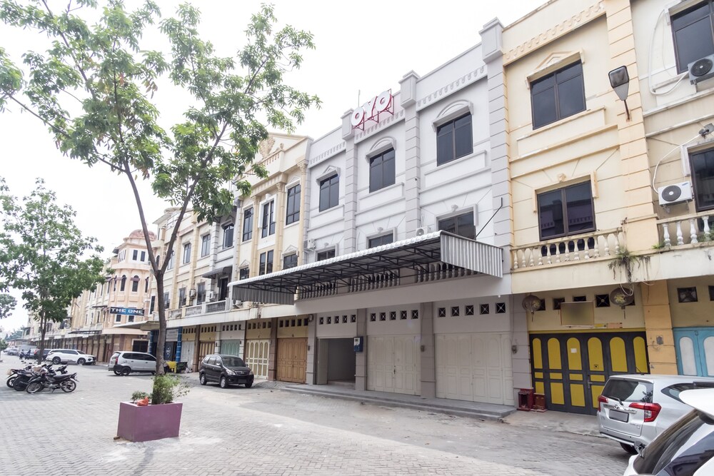 Oyo 938 Kingstone Guest House In Medan Indonesia Expedia