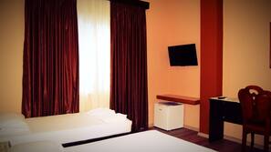 Free WiFi, linens