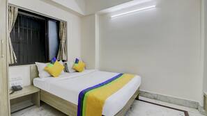 Iron/ironing board, free WiFi, linens