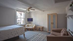 Iron/ironing board, free WiFi, linens