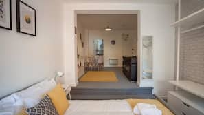 Iron/ironing board, free WiFi, linens