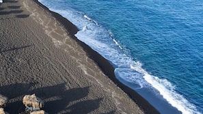 Private beach, sun-loungers, beach umbrellas, beach towels
