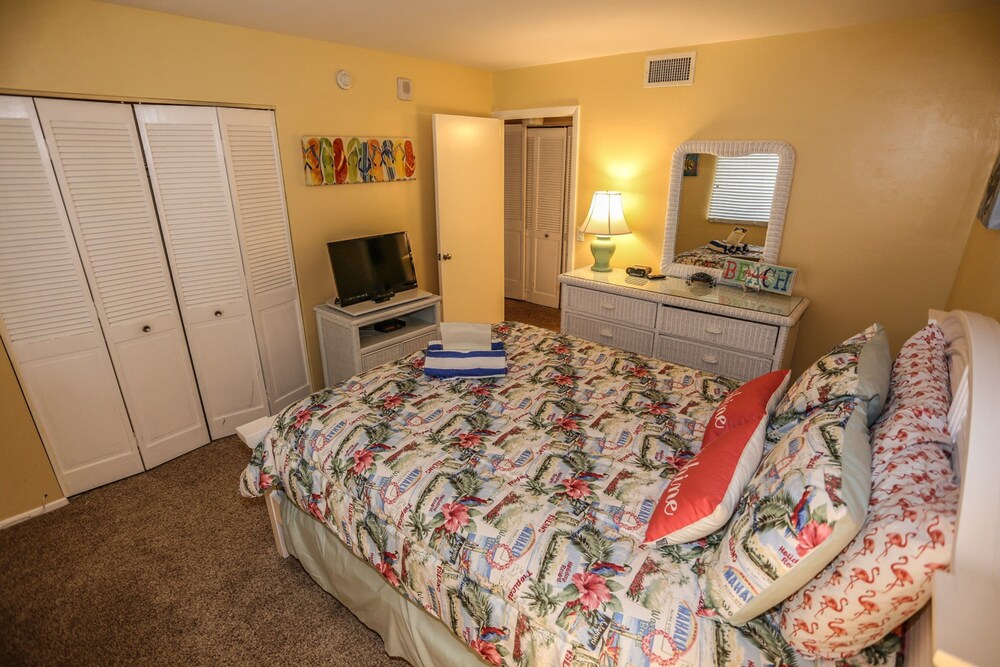 Caper Beach 212 In Fort Myers Hotel Rates Reviews On Orbitz