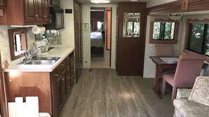 Full-size fridge, microwave, oven, stovetop
