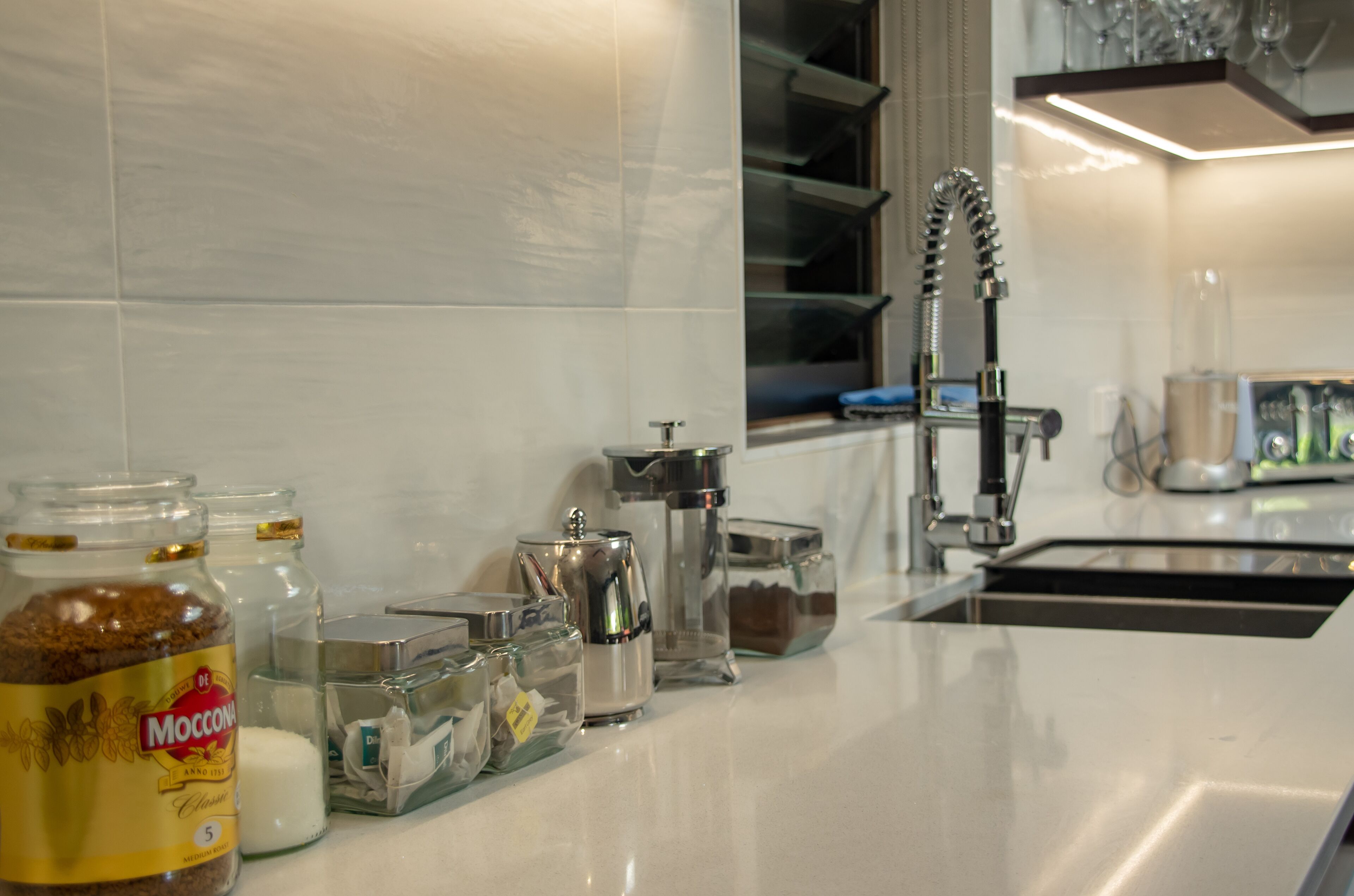 Tropical 3 Bedroom House, Pool plus 4th Bedroom Bungalow