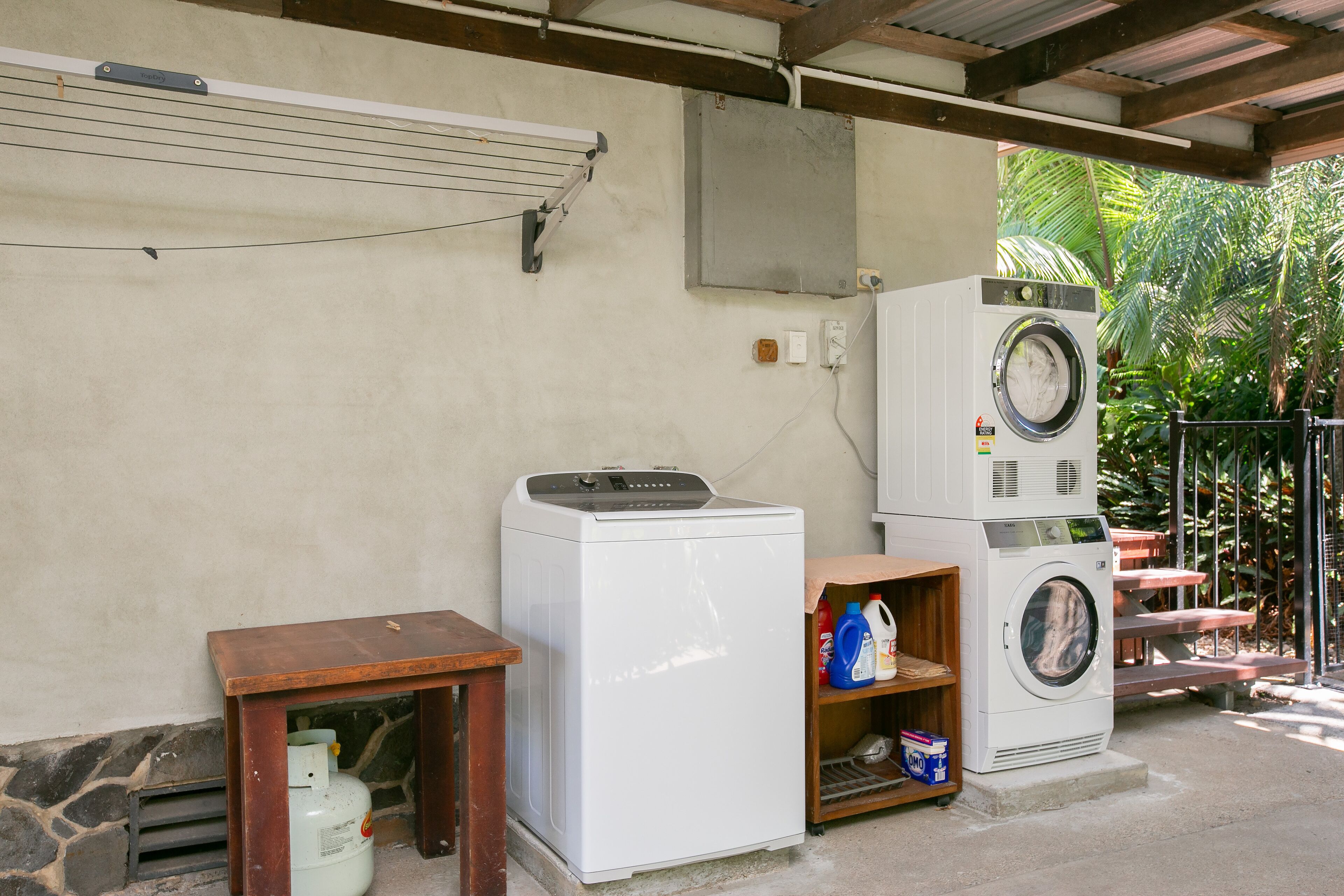 Tropical 3 Bedroom House, Pool plus 4th Bedroom Bungalow