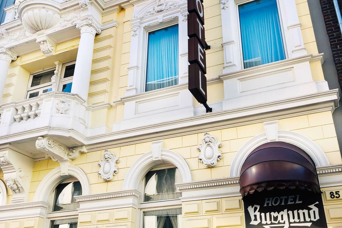 Hotel Burgund 21 Room Prices Deals Reviews Expedia Com