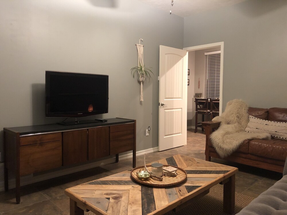 Vermilion Oasis A Hikers Heaven In Kanab Hotel Rates - 