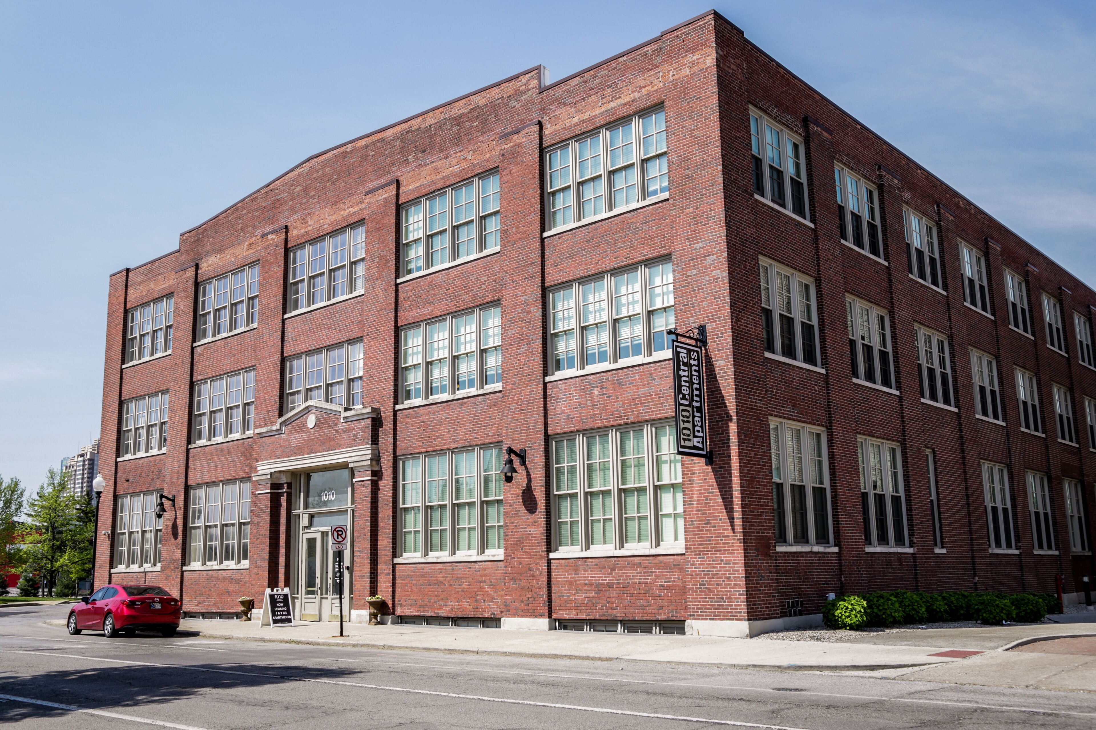 Frontdesk 1010 Central Apts Downtown Indy In Indianapolis In Expedia