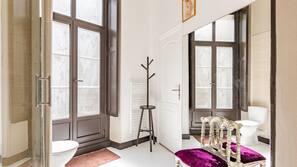 3 chambres, fer et planche à repasser, accès Internet, draps fournis