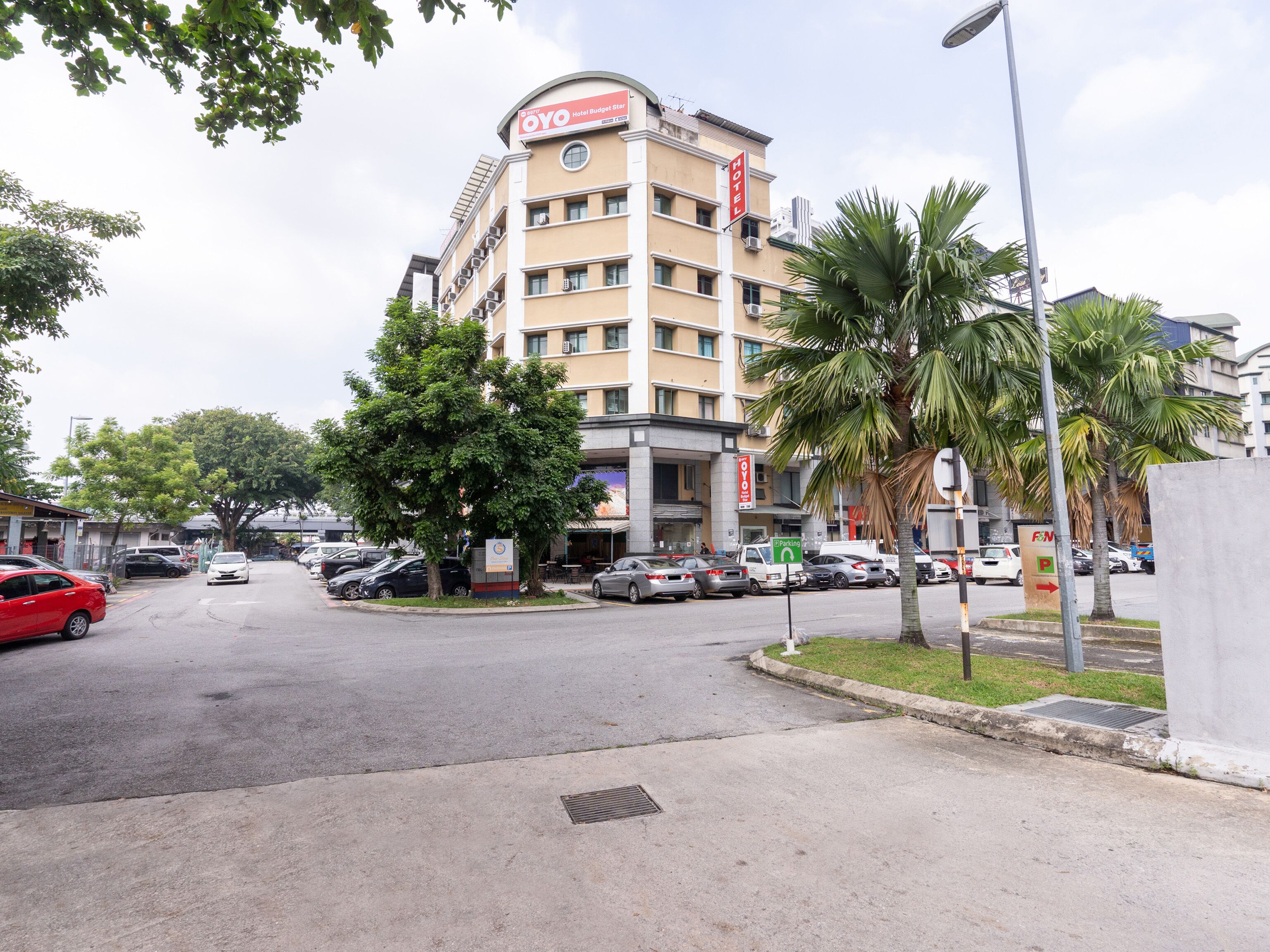 Oyo 89717 Budget Star Hotel In Kuala Lumpur Malaysia Expedia