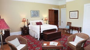 4 bedrooms, iron/ironing board, Internet, bed sheets