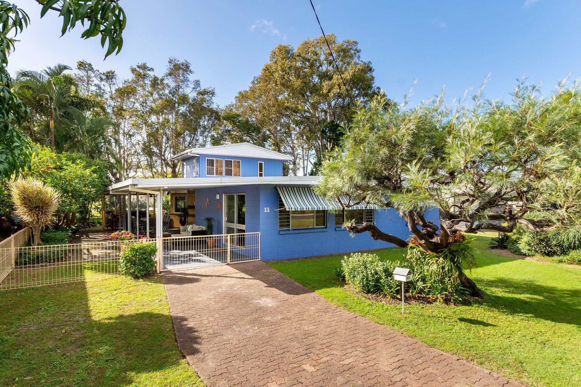Bribie Beach House, Waterfront Directly Across the Road - Solander Esp, Banksia Beach